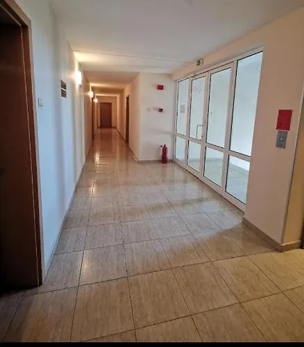 Апартамент Golden Dreams *